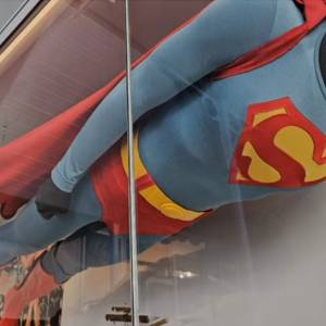 Museo de Londres exhibe traje de “Superman IV: The Quest for Peace”