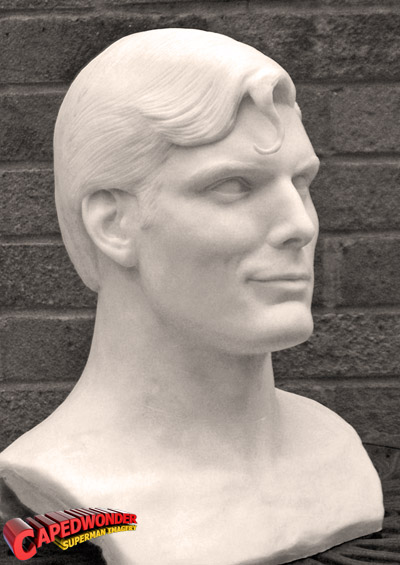 http://www.fortalezadelasoledad.com/notas/CW-Reeve-bust-01.jpg
