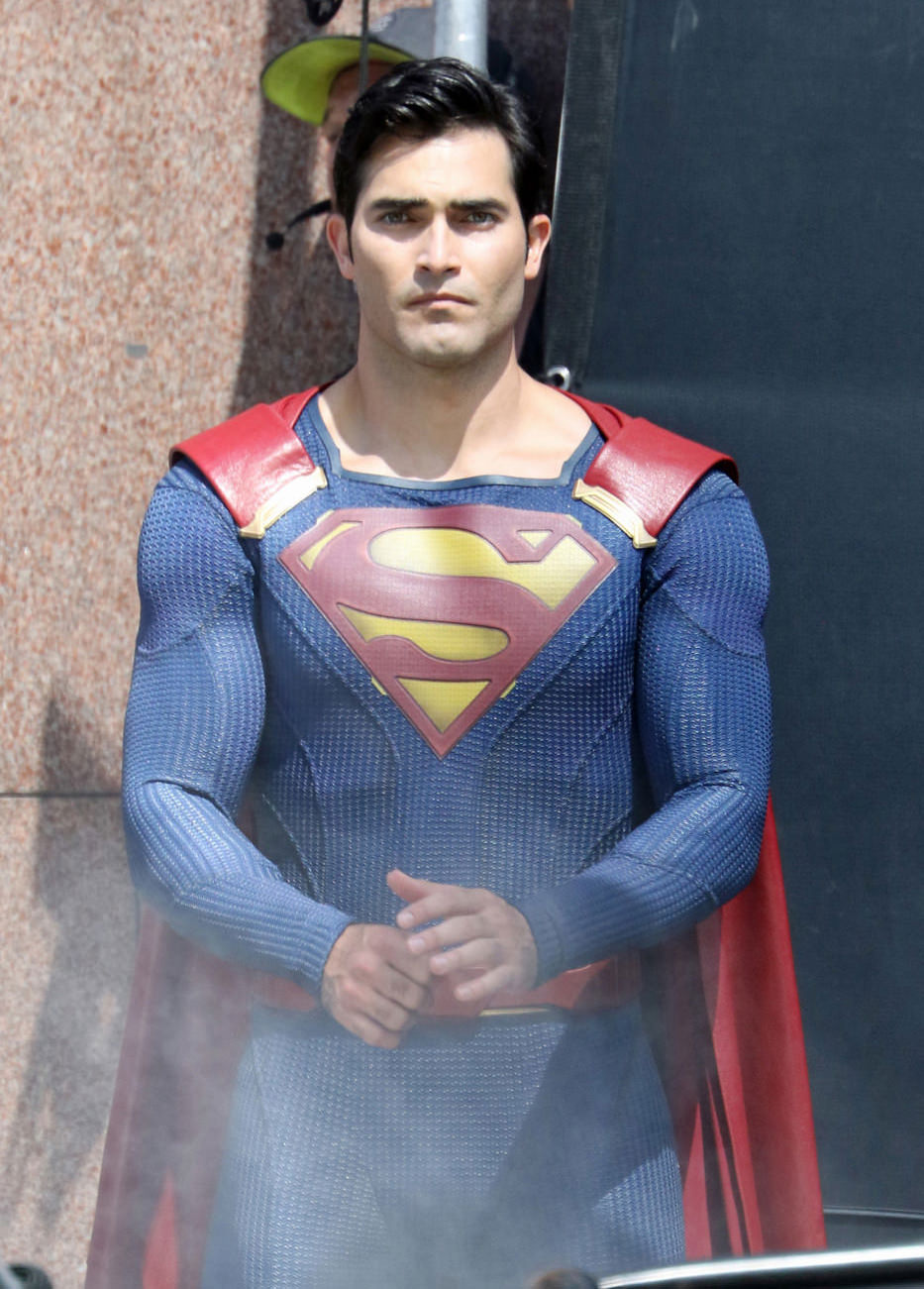 Tyler-Hoechlin-TV-Set-Supergirl-Superman-Costumes-Tom-Lorenzo-Site-12.jpg