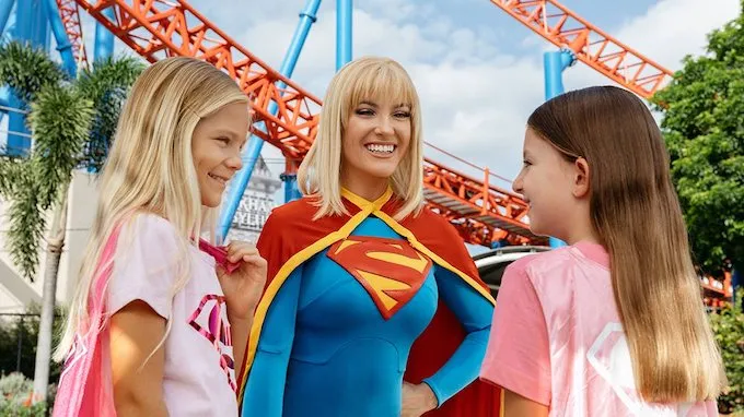 https://www.fortalezadelasoledad.com/imagenes/2023/06/02/MovieWorld-Supergirl.webp