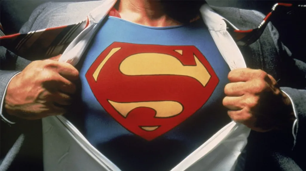 https://www.fortalezadelasoledad.com/imagenes/2023/08/04/cropped-superman_movie_top_emblem_1100.webp