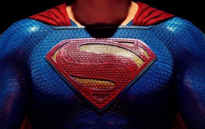 https://www.fortalezadelasoledad.com/imagenes/2023/10/26/Superman-Chest.jpg