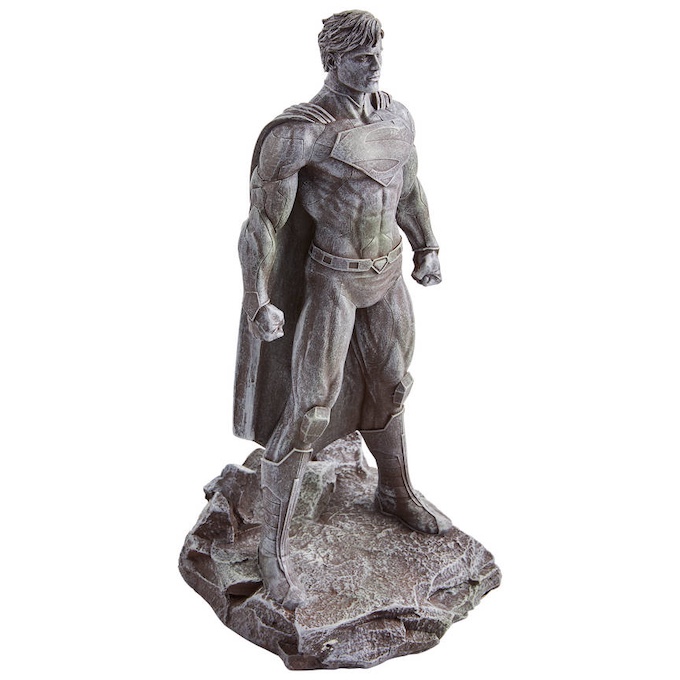 https://www.fortalezadelasoledad.com/imagenes/2025/09/17/GardenStatue-Superman.jpeg