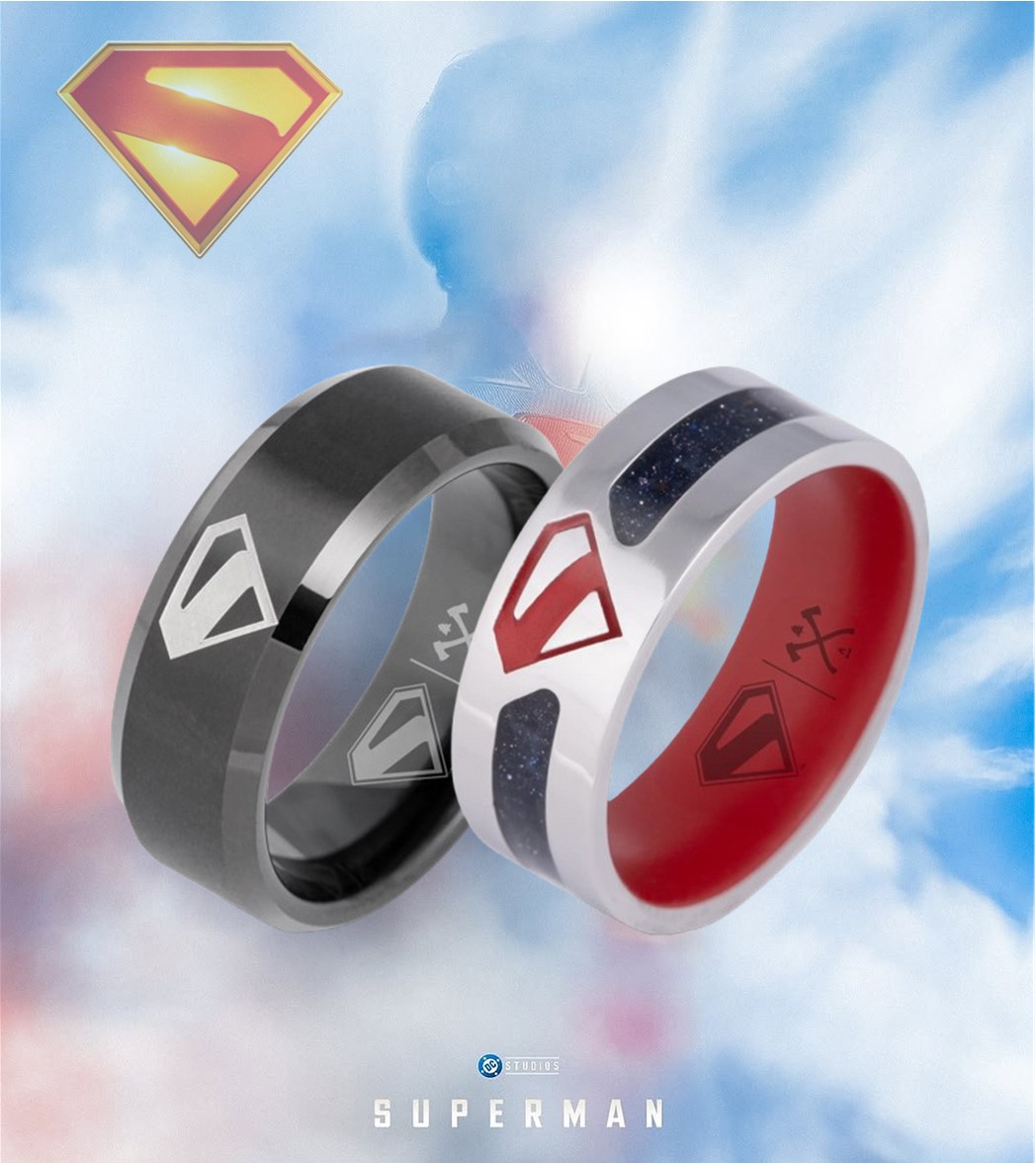 https://www.fortalezadelasoledad.com/imagenes/2025/10/02/Manly_Bands_Superman_2025_Rings.jpg