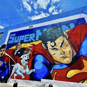 Superman y Krypto aparecen en nuevo mural en León, Guanajuato, México