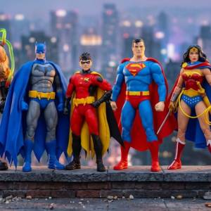 Primera mirada a figuras de Superman de DC Premium y Legacy de Mattel del NYCC