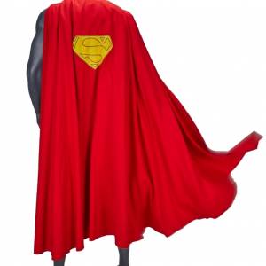 Capa de Superman usada en “Superman: III” vendida por $51,200