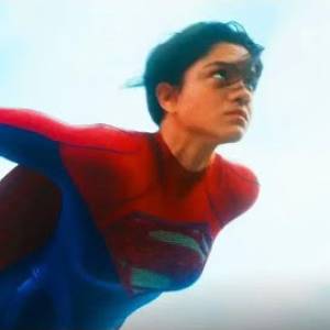Videos sobre Sasha Calle – Entrevista y hasta visto bueno de Henry Cavill a su Supergirl